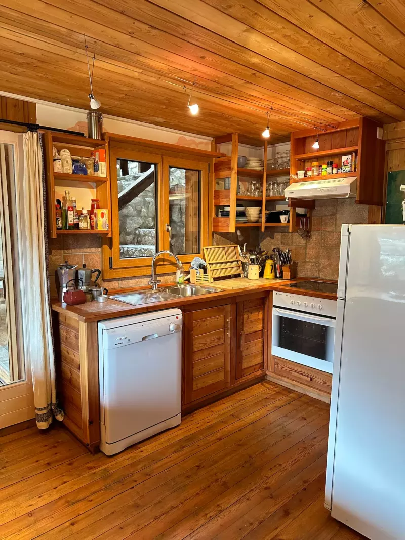 Cuisine en bois équipée