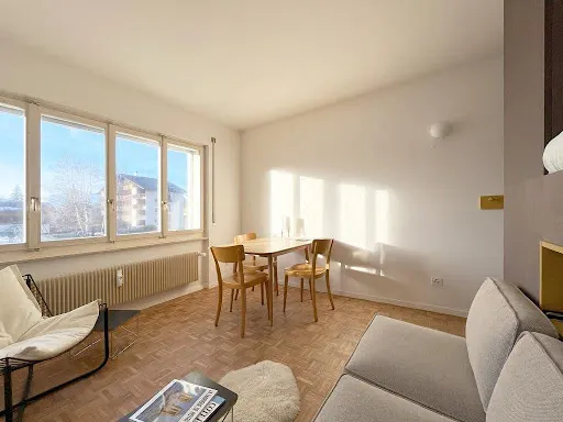 Studio contemporain lumineux au centre de Vercorin